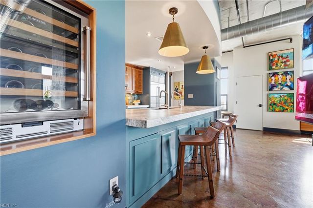 123 College Pl Unit 912, Norfolk, VA 23510