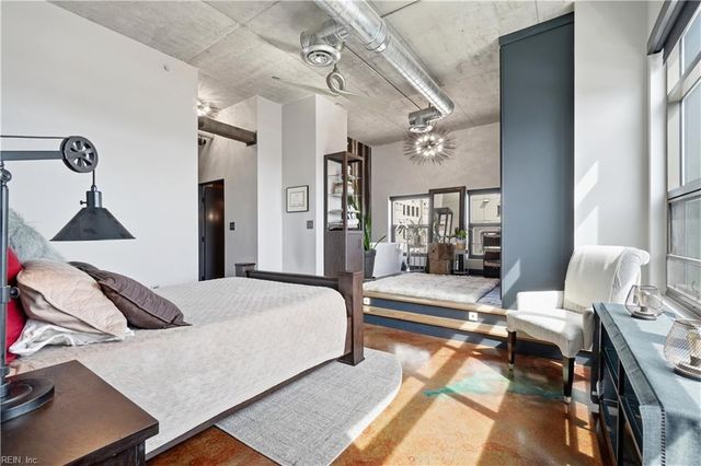 123 College Pl Unit 912, Norfolk, VA 23510