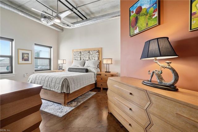 123 College Pl Unit 912, Norfolk, VA 23510