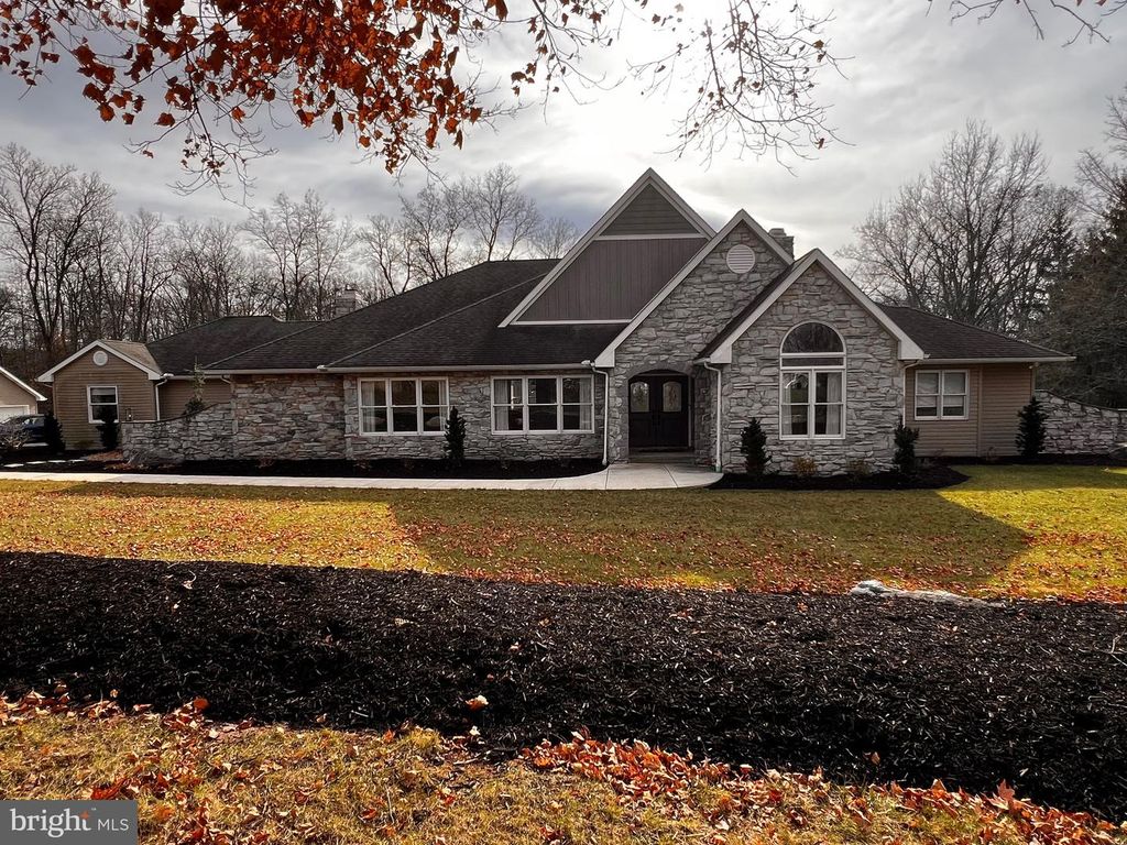 311 SAWMILL RD, Dillsburg, PA 17019