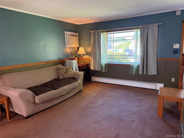 1 Higbie Drive, West Islip, NY 11795