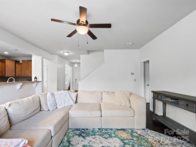 3702 Wiegon Lane, Charlotte, NC 28216