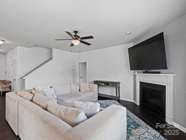 3702 Wiegon Lane, Charlotte, NC 28216