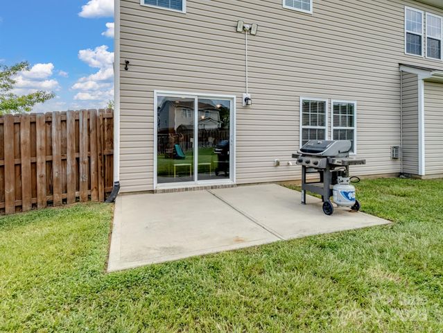 3702 Wiegon Lane, Charlotte, NC 28216