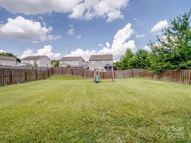 3702 Wiegon Lane, Charlotte, NC 28216