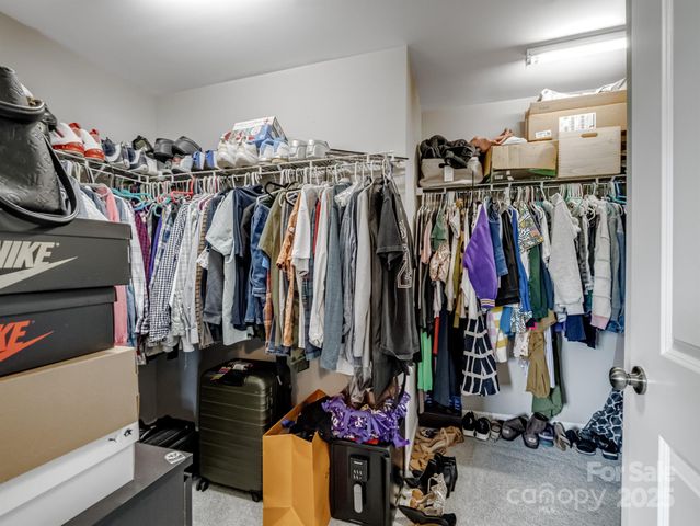 3702 Wiegon Lane, Charlotte, NC 28216