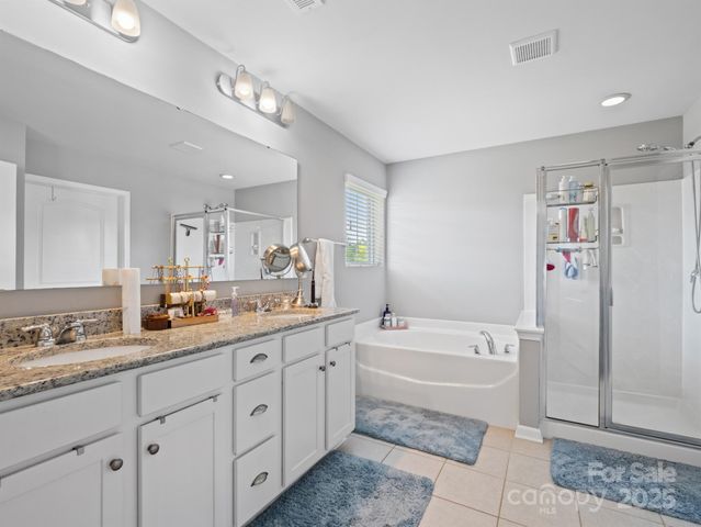 3702 Wiegon Lane, Charlotte, NC 28216
