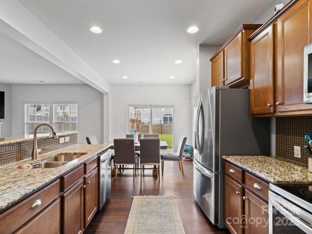 3702 Wiegon Lane, Charlotte, NC 28216