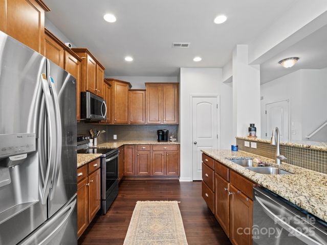 3702 Wiegon Lane, Charlotte, NC 28216