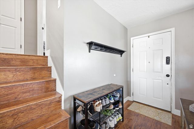 6831 S FOX RIDGE WAY, West Jordan, UT 84081