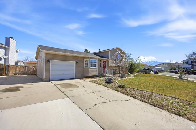 6831 S FOX RIDGE WAY, West Jordan, UT 84081