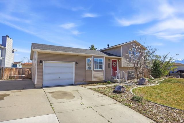 6831 S FOX RIDGE WAY, West Jordan, UT 84081