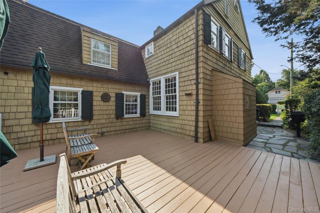 255 Manor Road, Douglaston, NY 11363
