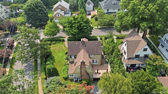 255 Manor Road, Douglaston, NY 11363