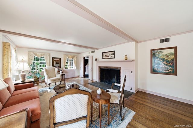 255 Manor Road, Douglaston, NY 11363