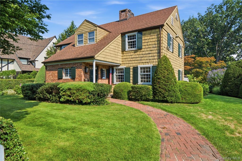 255 Manor Road, Douglaston, NY 11363