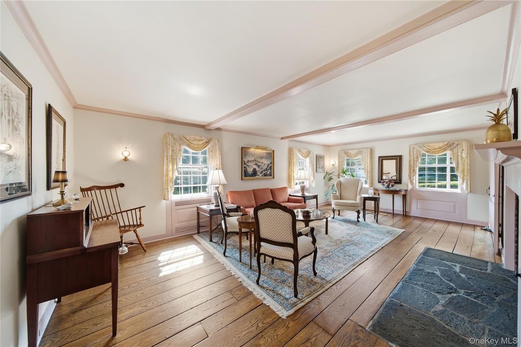 255 Manor Road, Douglaston, NY 11363 — photo 5