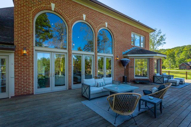 25 Ridgerock Drive, Signal Mountain, TN 37377