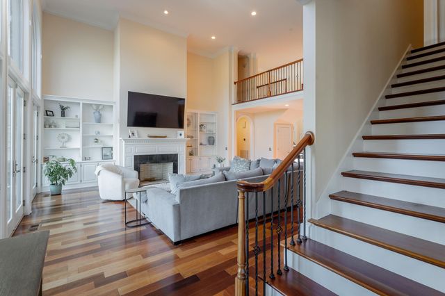 25 Ridgerock Drive, Signal Mountain, TN 37377