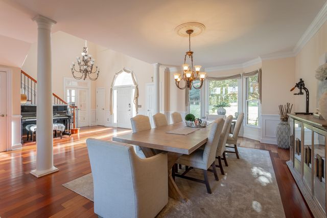 25 Ridgerock Drive, Signal Mountain, TN 37377