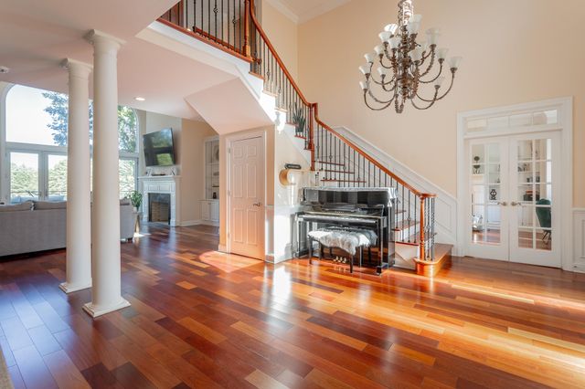 25 Ridgerock Drive, Signal Mountain, TN 37377