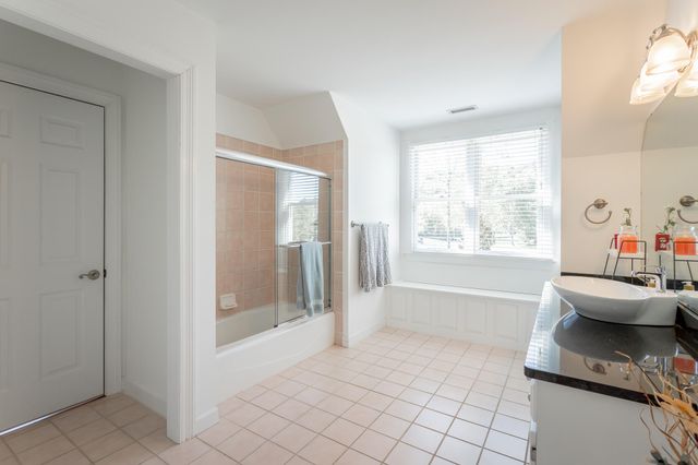25 Ridgerock Drive, Signal Mountain, TN 37377