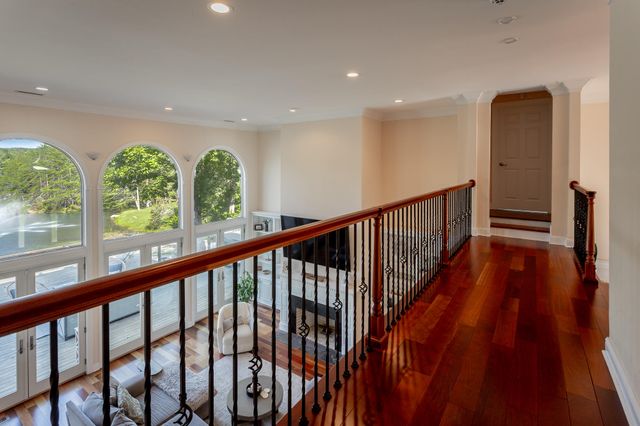 25 Ridgerock Drive, Signal Mountain, TN 37377