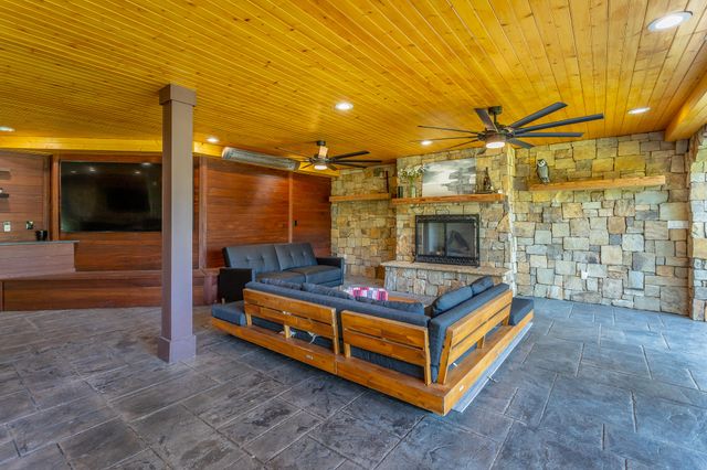 25 Ridgerock Drive, Signal Mountain, TN 37377