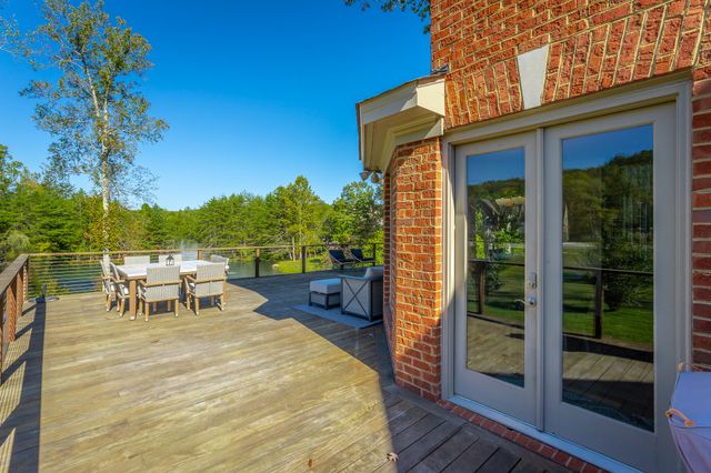 25 Ridgerock Drive, Signal Mountain, TN 37377