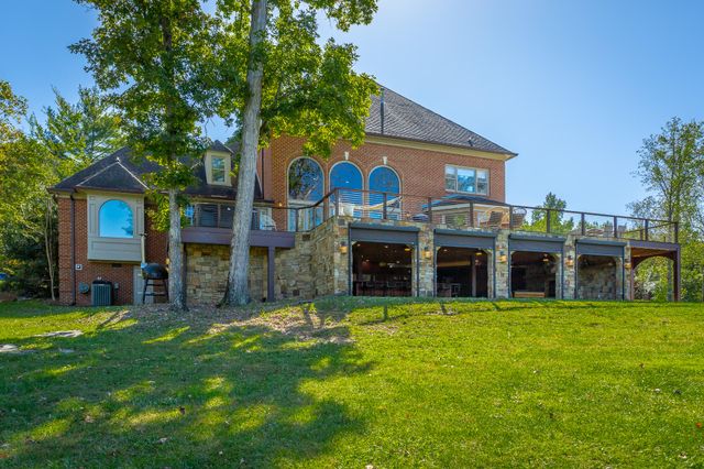25 Ridgerock Drive, Signal Mountain, TN 37377