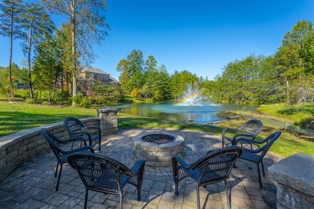 25 Ridgerock Drive, Signal Mountain, TN 37377