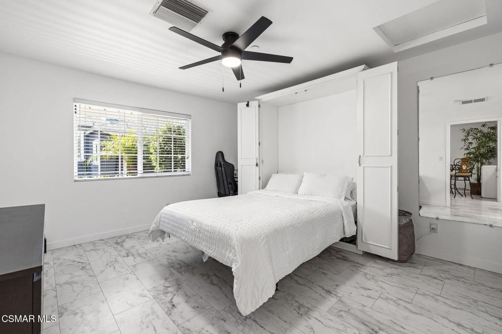 Image 12 of property listing at 1484 N Rose Street, Burbank, CA 91505
