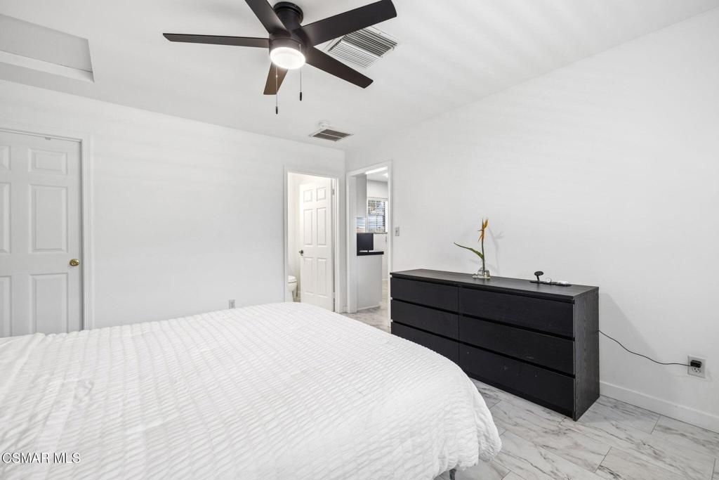 Image 15 of property listing at 1484 N Rose Street, Burbank, CA 91505
