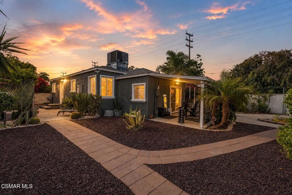 Image 18 of property listing at 1484 N Rose Street, Burbank, CA 91505