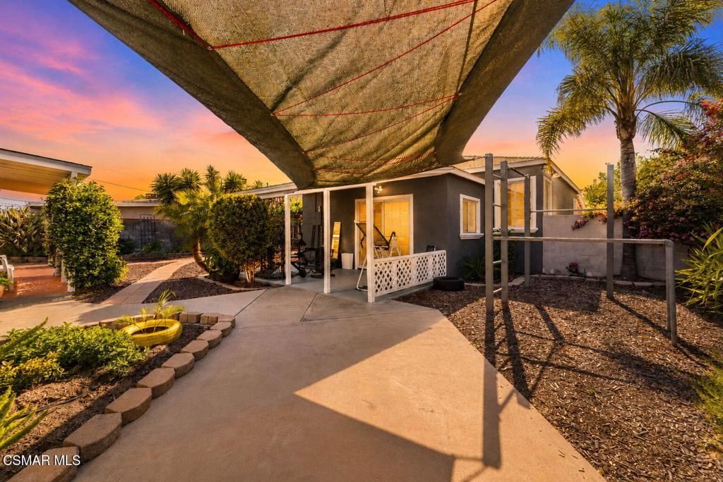 Image 19 of property listing at 1484 N Rose Street, Burbank, CA 91505