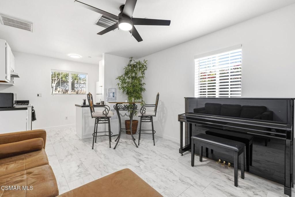 Image 5 of property listing at 1484 N Rose Street, Burbank, CA 91505