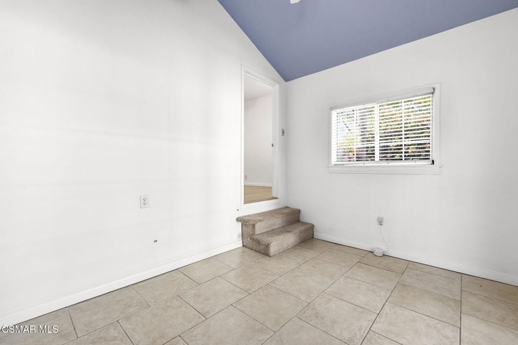 Image 50 of property listing at 1484 N Rose Street, Burbank, CA 91505