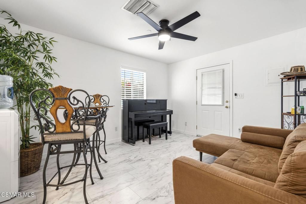 Image 6 of property listing at 1484 N Rose Street, Burbank, CA 91505