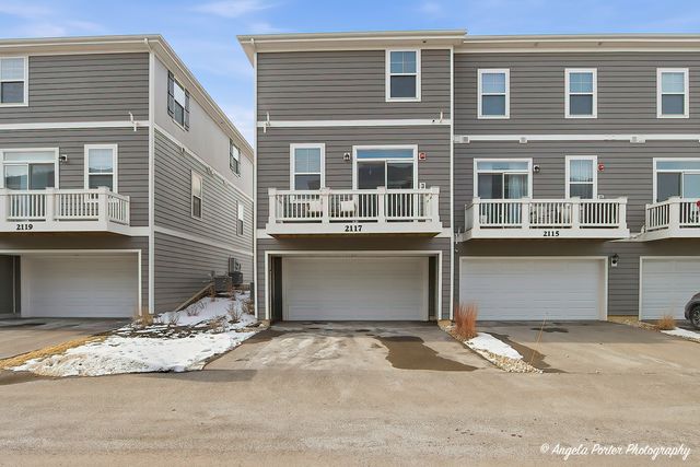 2117 Yellowstone Boulevard, Mundelein, IL 60060