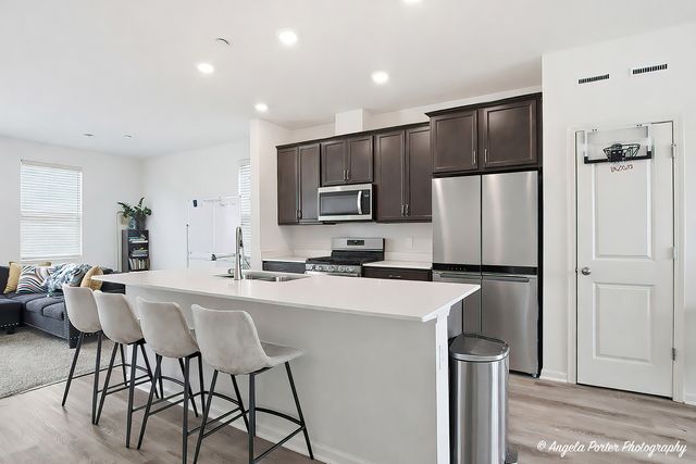 2117 Yellowstone Boulevard, Mundelein, IL 60060