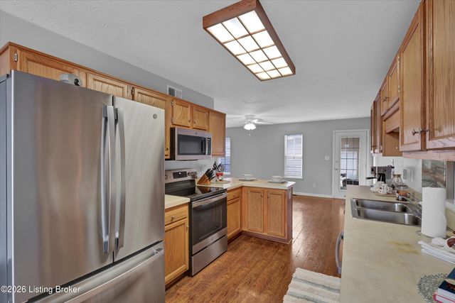 10540 Clayton Allen Blvd, Louisville, KY 40229