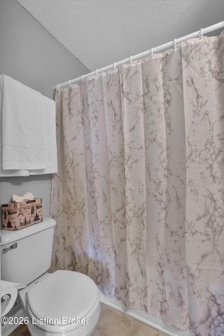 10540 Clayton Allen Blvd, Louisville, KY 40229