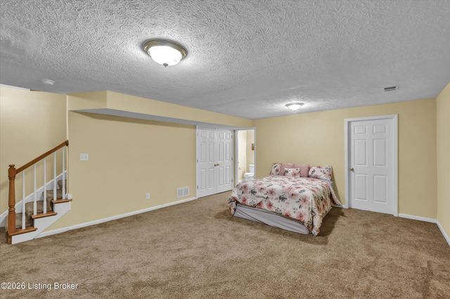 10540 Clayton Allen Blvd, Louisville, KY 40229