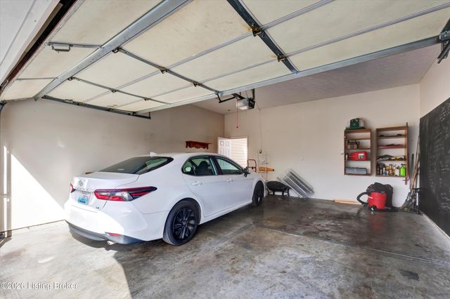 10540 Clayton Allen Blvd, Louisville, KY 40229