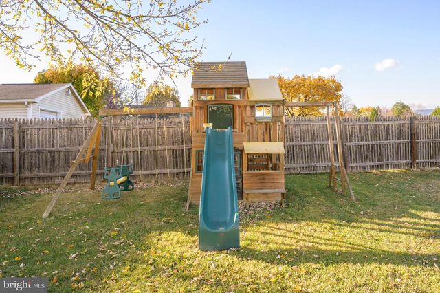 77 BARBIE LN, Martinsburg, WV 25405