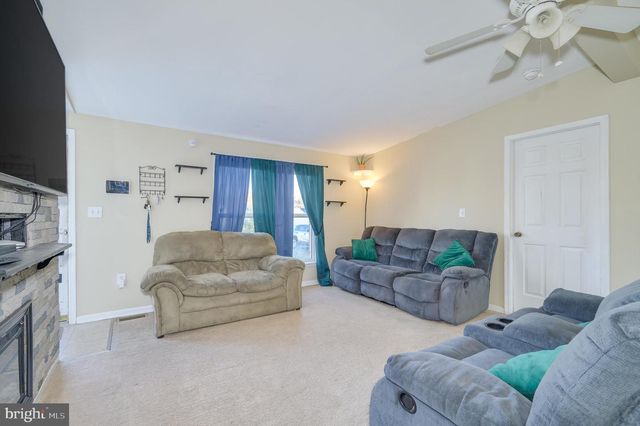 77 BARBIE LN, Martinsburg, WV 25405