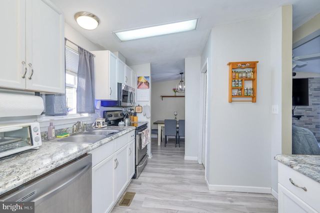 77 BARBIE LN, Martinsburg, WV 25405