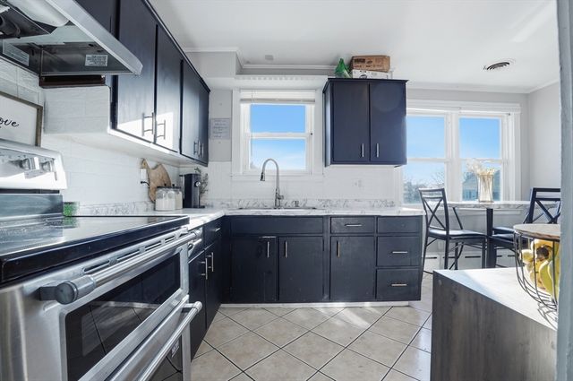 899 Ridge Street, New Bedford, MA 02740