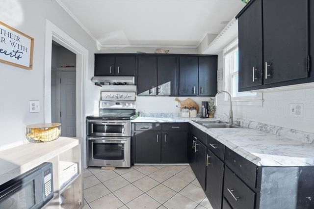 899 Ridge Street, New Bedford, MA 02740