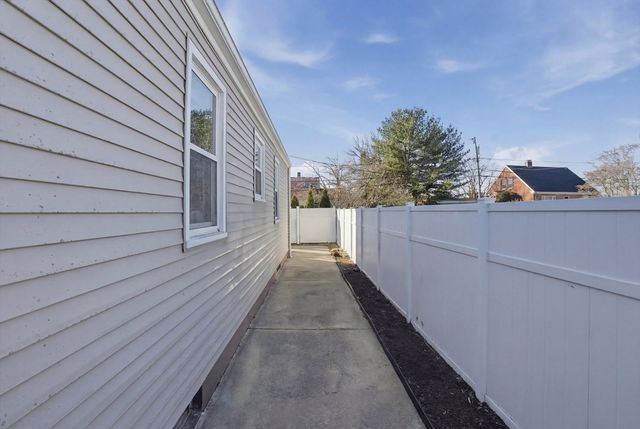 899 Ridge Street, New Bedford, MA 02740
